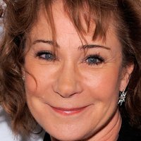 Zoe Wanamaker Nua