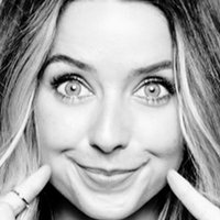 Zoella Nua