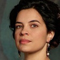Zuleikha Robinson Nua